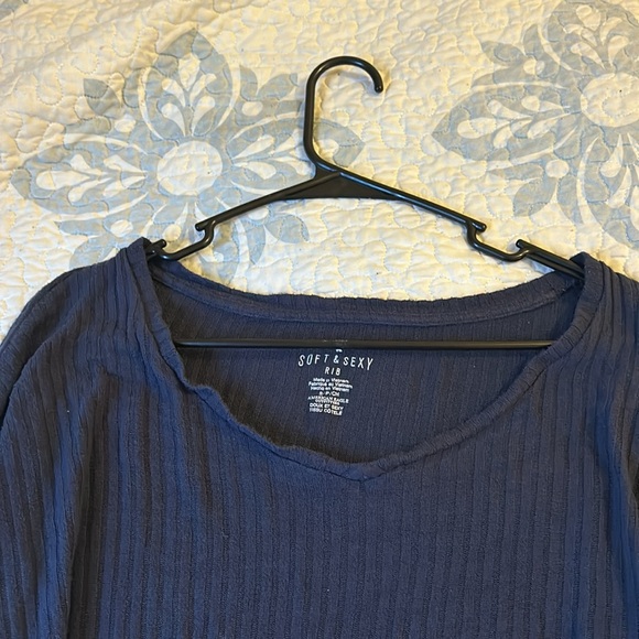 American Eagle Sweater - Picture 4 of 6